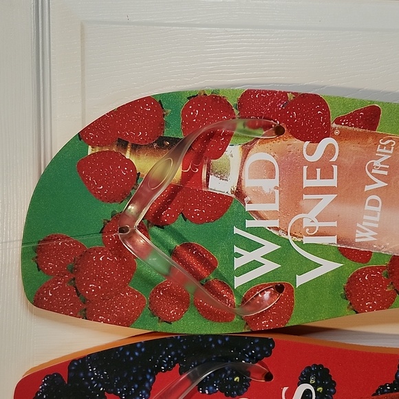 Giant Flip Flops - Picture 3 of 7